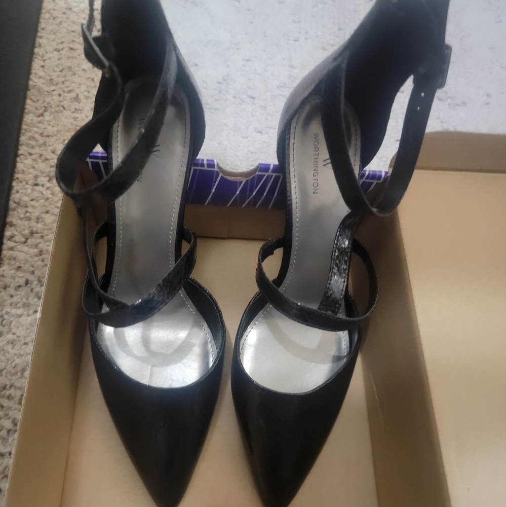 Women's shoes size 11 black heels